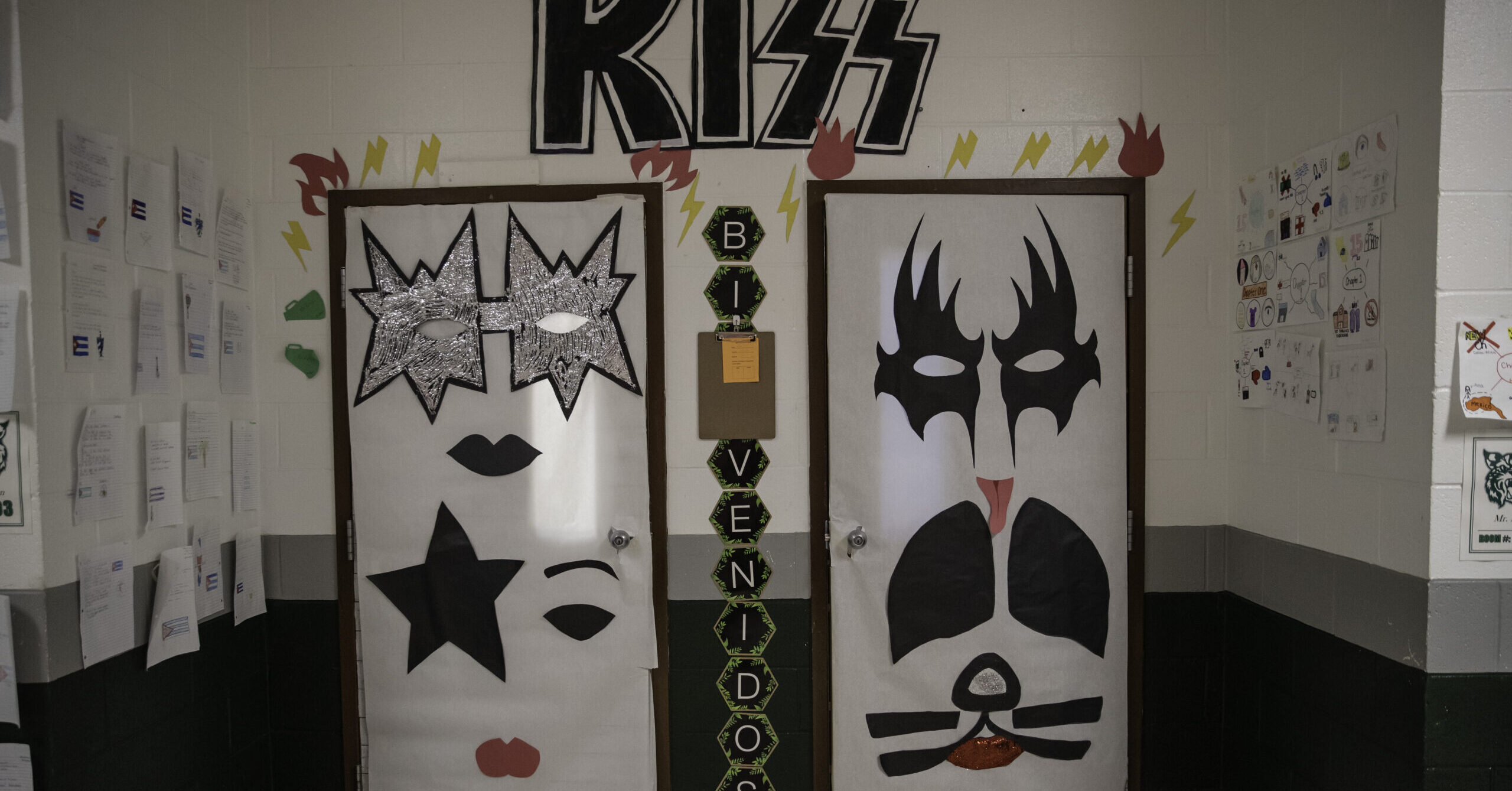 door decorating contest